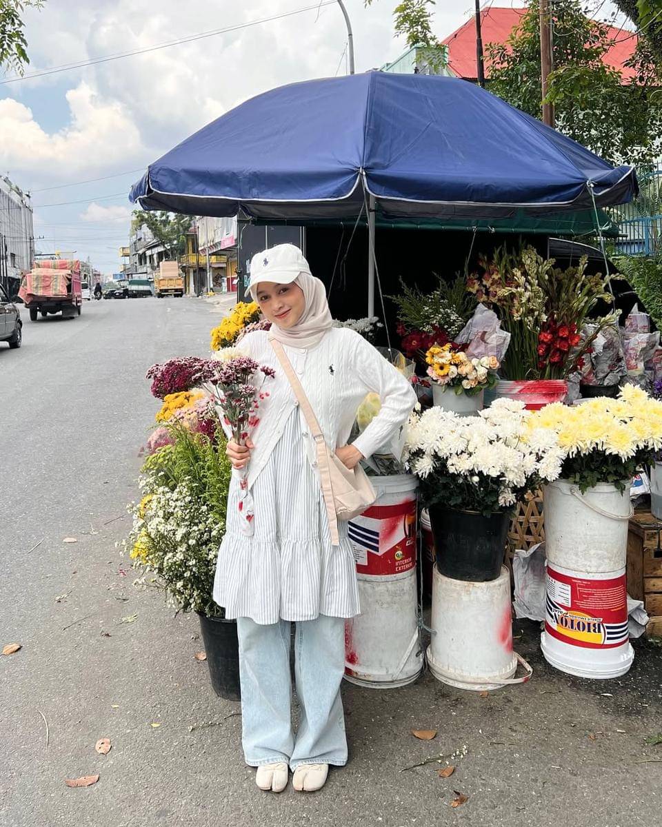 potret gaya layering ala Syindi Lucia (instagram.com/indisyindi)
