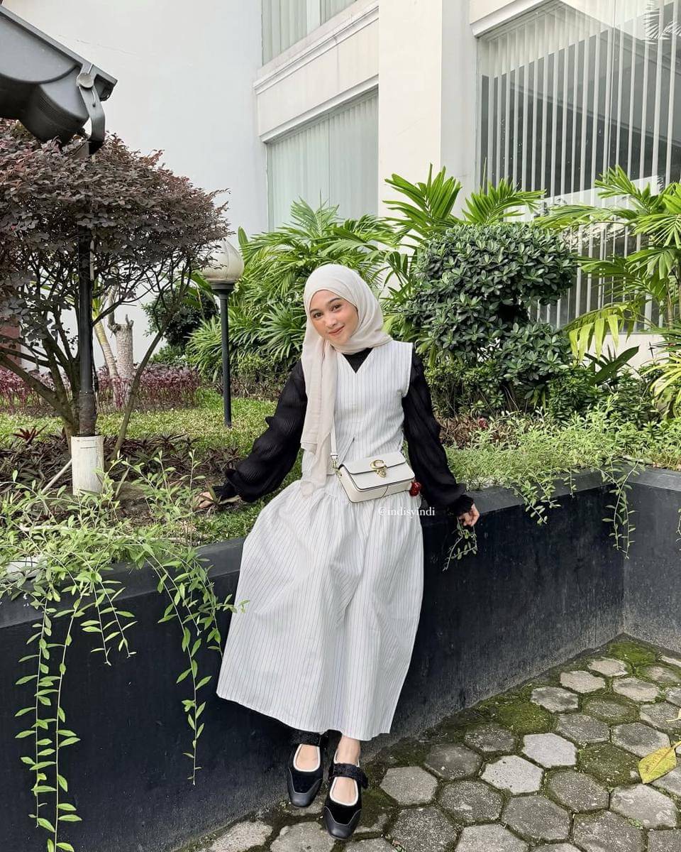 potret gaya layering ala Syindi Lucia (instagram.com/indisyindi)