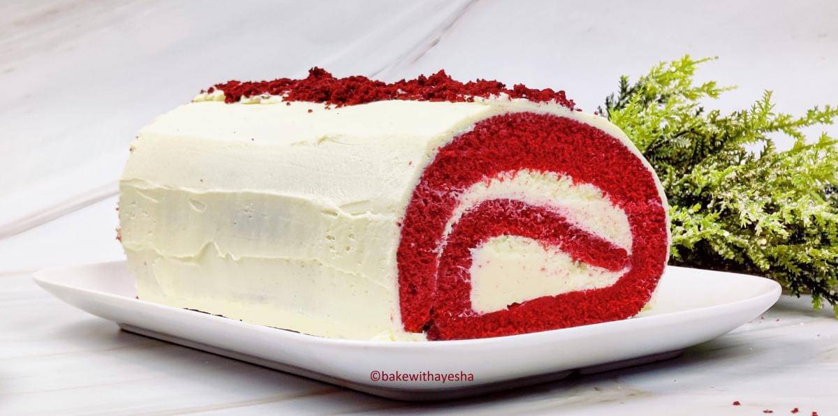 ilustrasi red velvet roll cake
