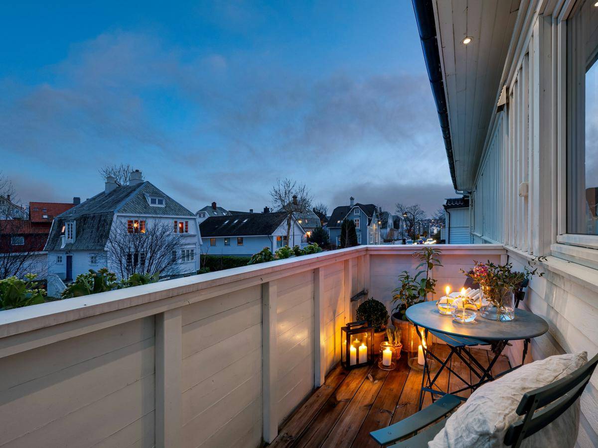 ilustrasi balkon 