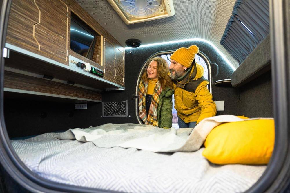 ilustrasi capsule hotel