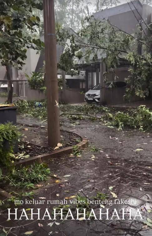 Rumah Putri Titian usai Hujan Angin (instagram.com/putrititian)