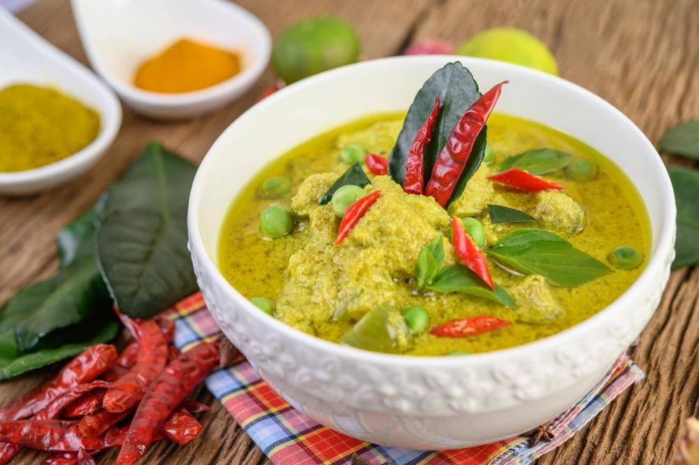 ilustrasi thai green curry chicken