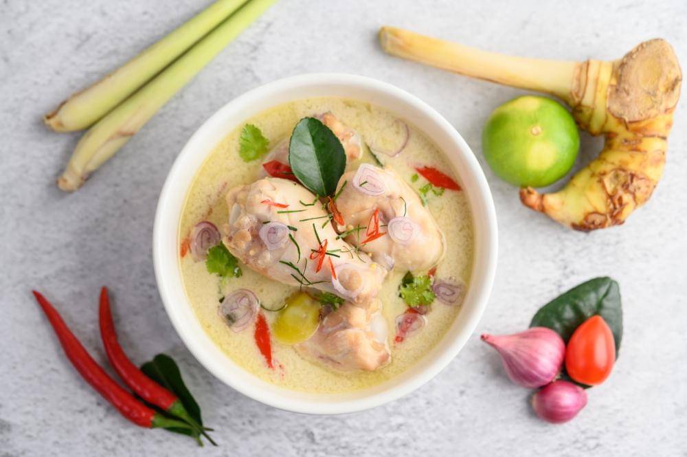 ilustrasi tom kha gai