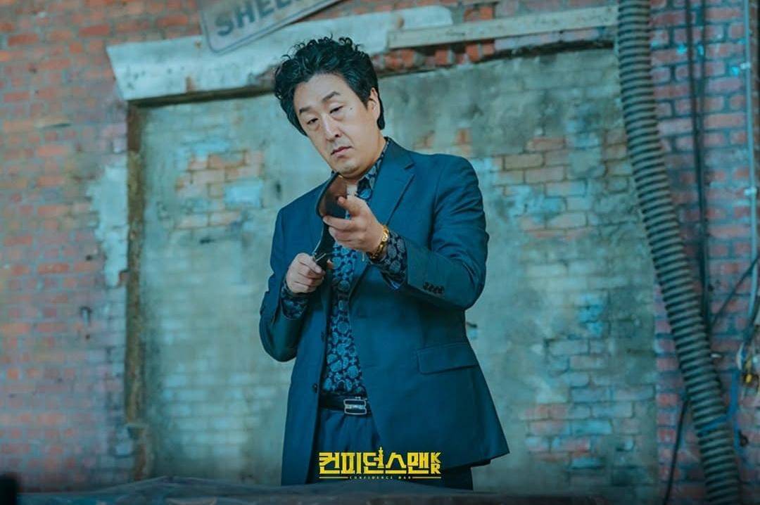 Hyun Bong Sik di drama Confidence Queen (instagram.com/tvchosuninsta)