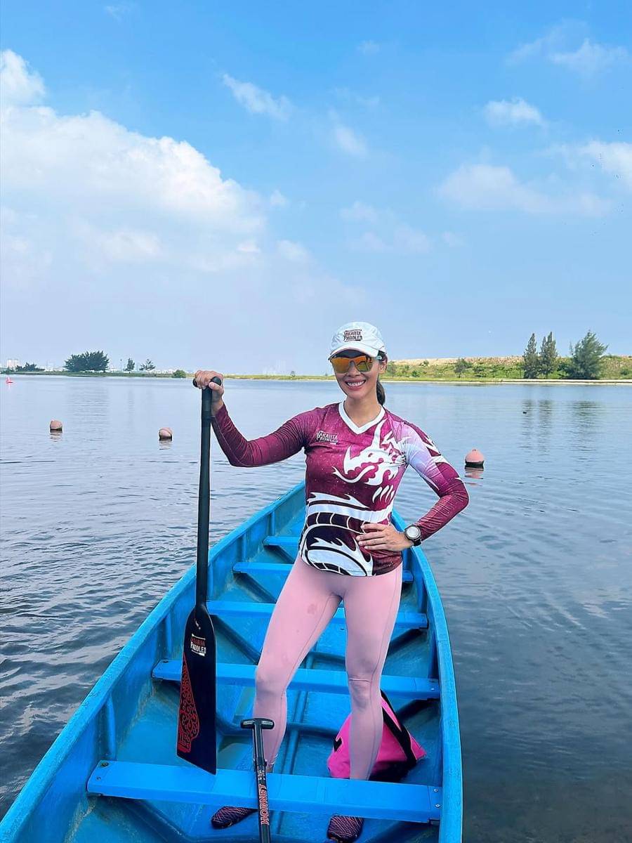 Nadia Mulya sedang berolahraga dayung. (instagram.com/nadiamulya)