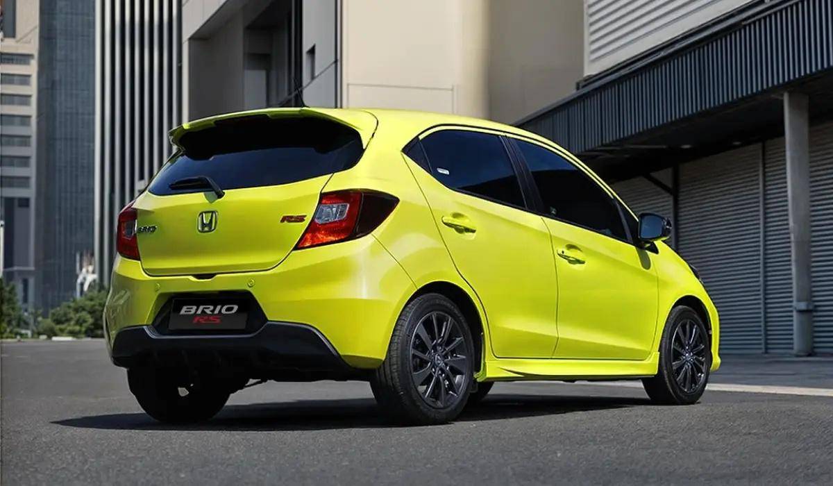 ilustrasi mobil LCGC 