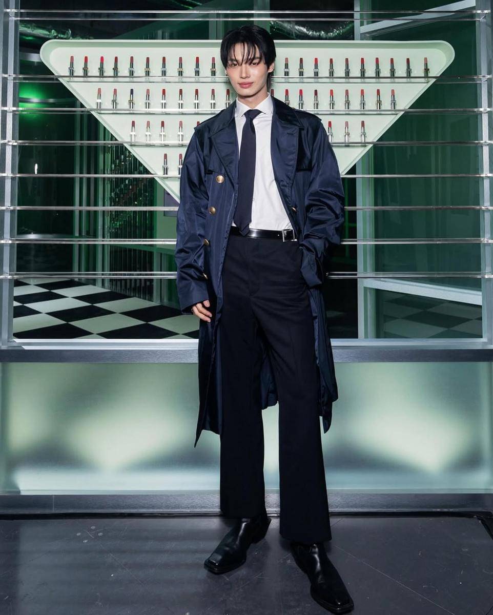OOTD Kantor ala Win Metawin (instagram.com/winmetawin)