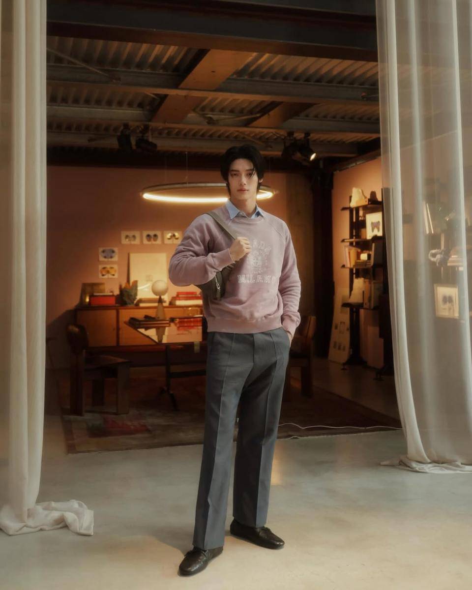 OOTD Kantor ala Win Metawin (instagram.com/winmetawin)