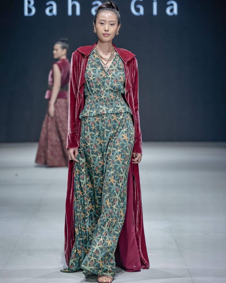 Koleksi Baha Gia di Plaza Indonesia Fashion Week (PIFW) 2025. (dok. PIFW)