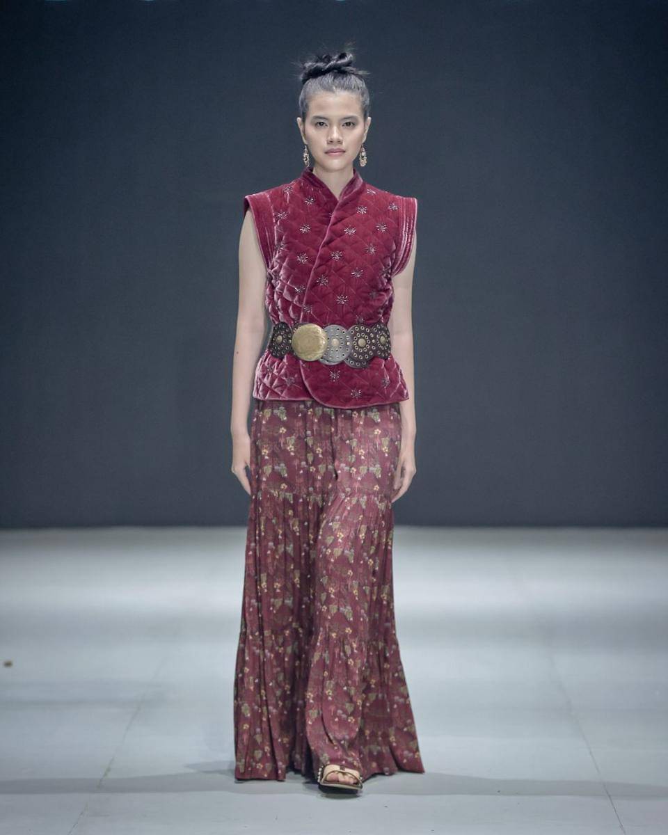 Koleksi Baha Gia di Plaza Indonesia Fashion Week (PIFW) 2025. (dok. PIFW)