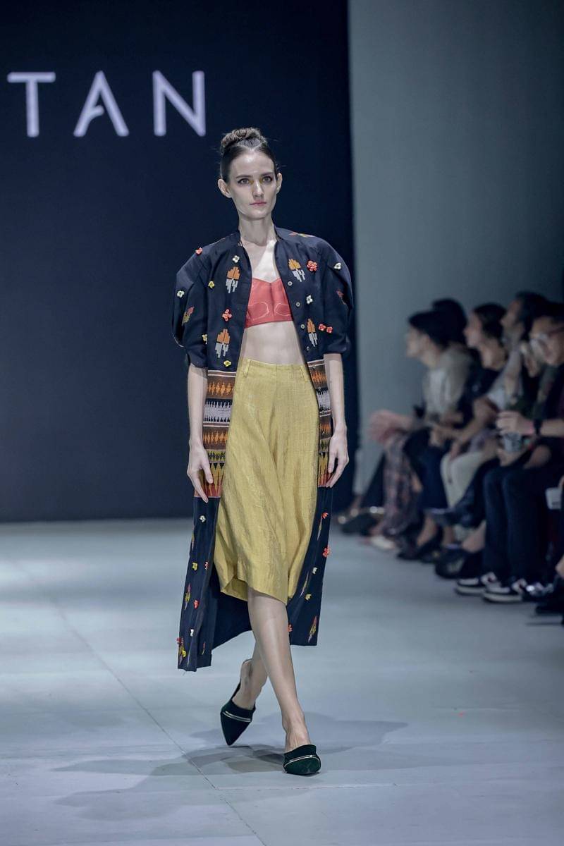 Koleksi CTI X Jeffry Tan di PIFW 2025 (dok. rilis)