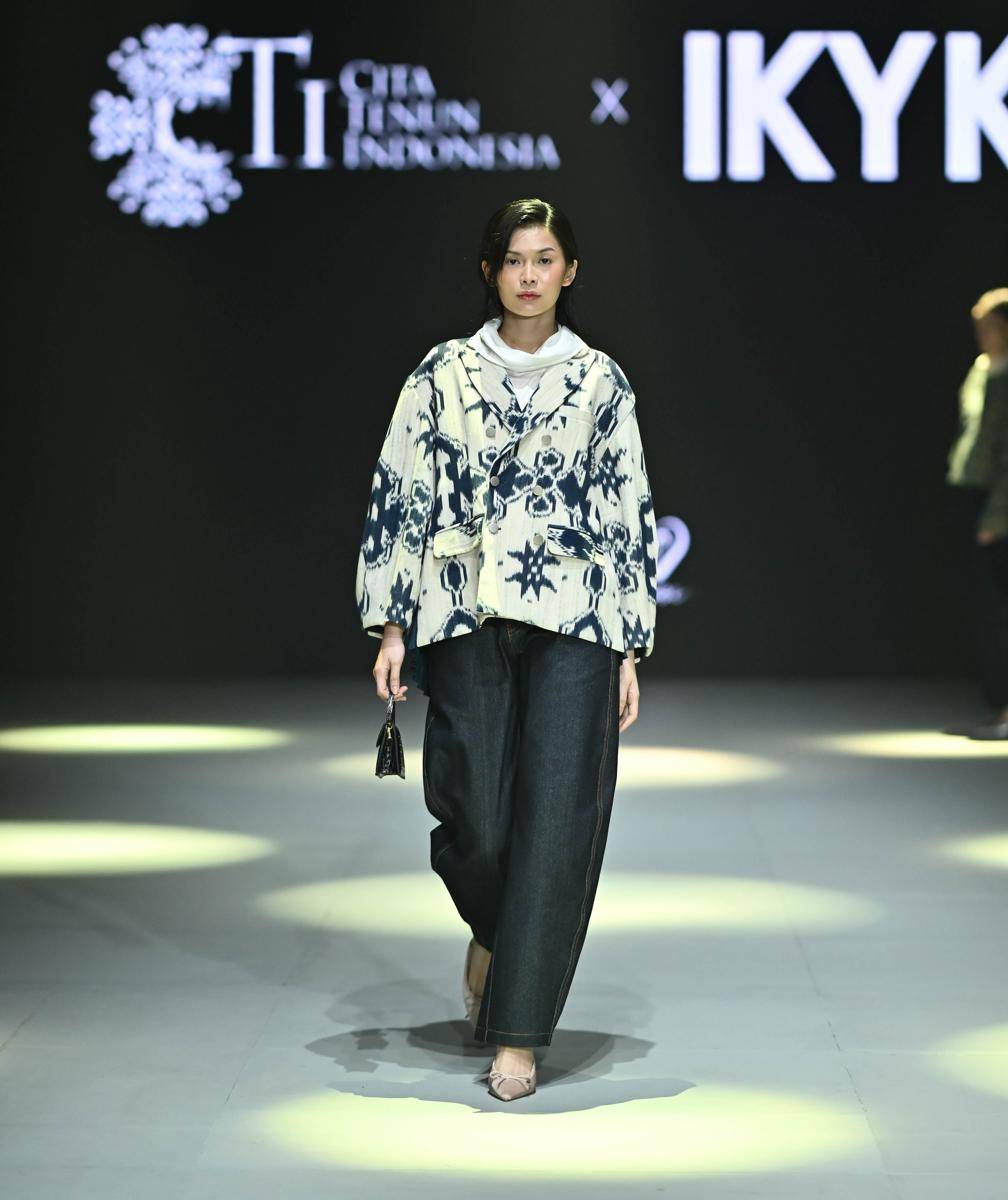 Koleksi CTI X IKYK di PIFW 2025 (dok. rilis)