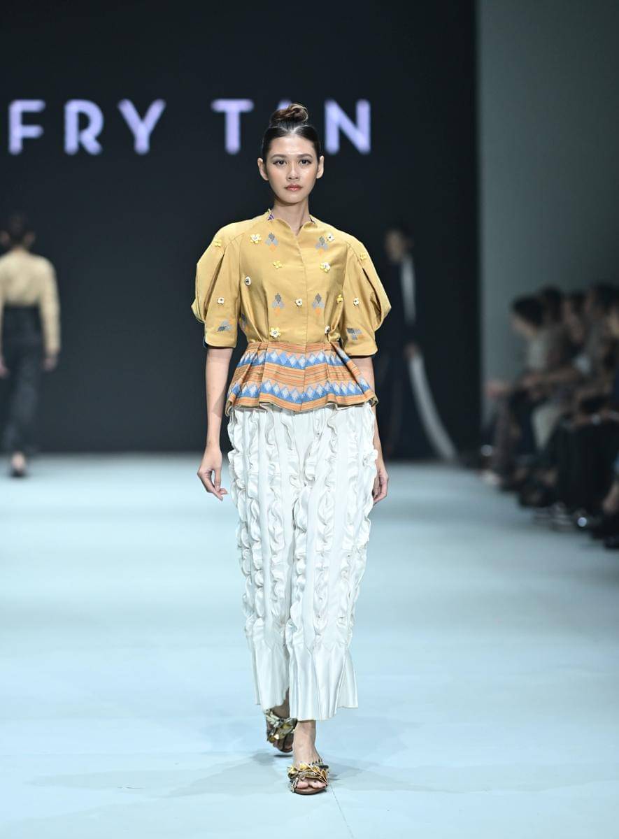 Koleksi CTI X Jeffry Tan di PIFW 2025 (dok. rilis)