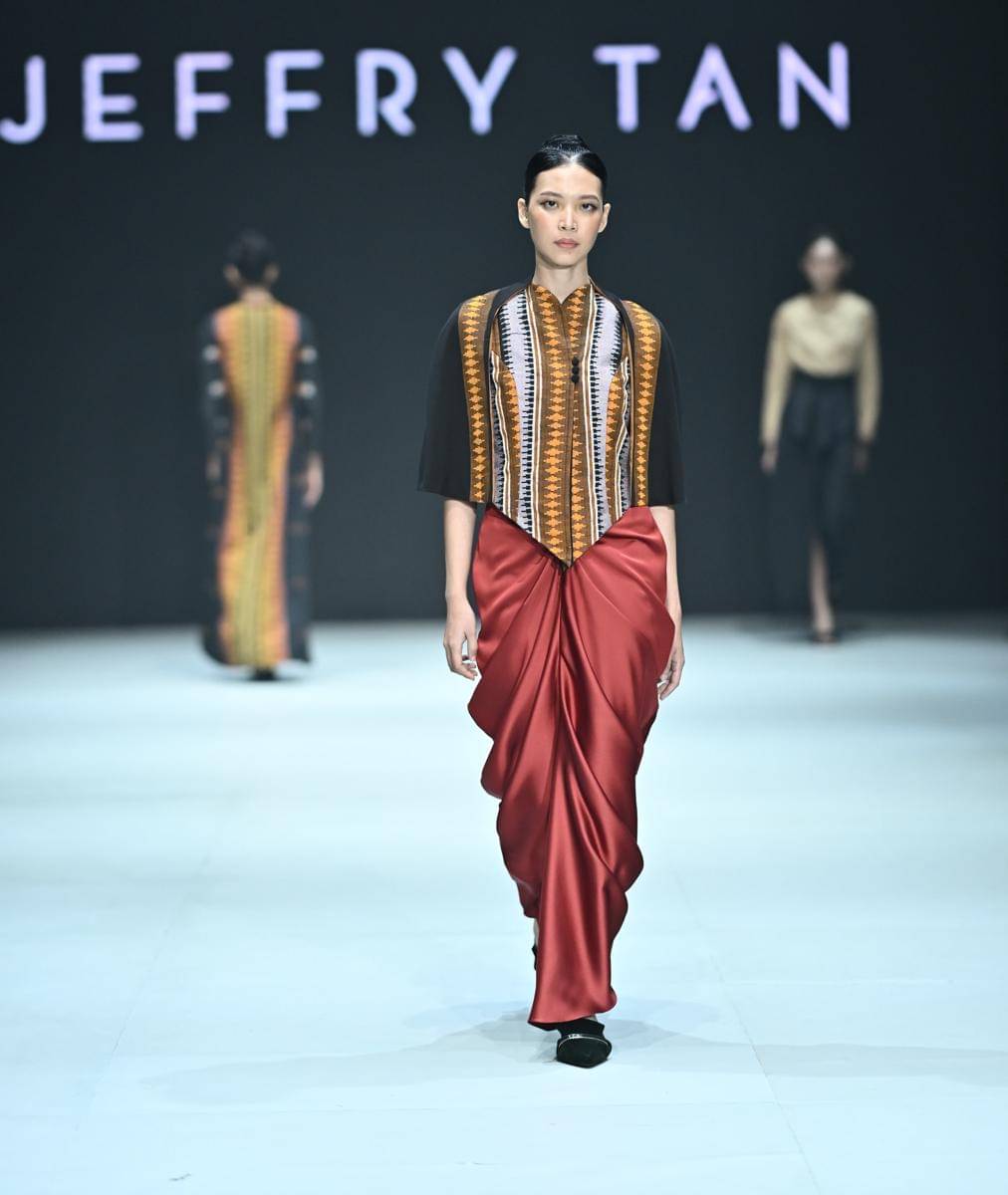Koleksi CTI X Jeffry Tan di PIFW 2025 (dok. rilis)