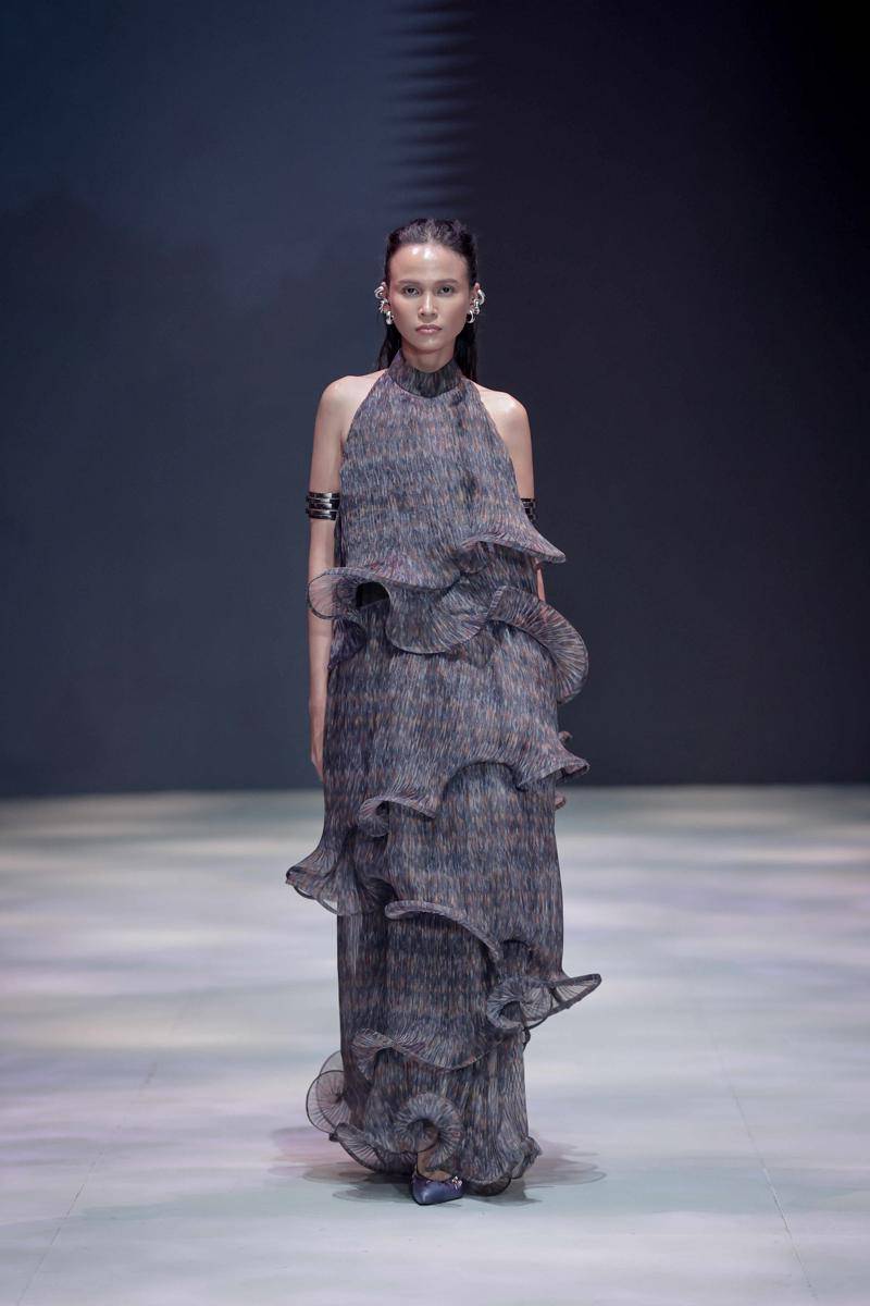 Koleksi IKAT Indonesia di PIFW 2025 (dok. rilis)