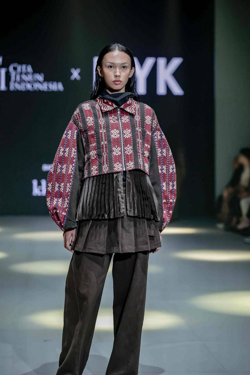 Koleksi CTI X IKYK di PIFW 2025 (dok. rilis)