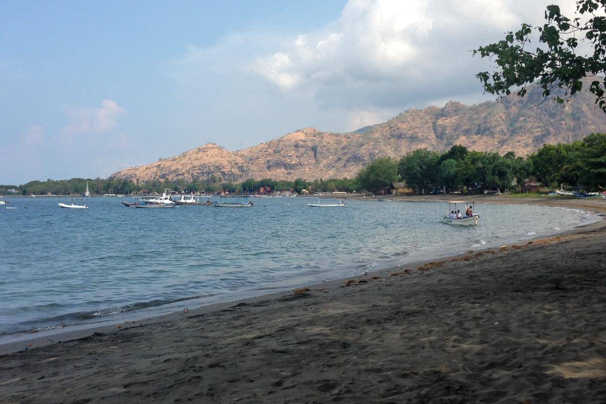 Pantai Pemuteran (dok.pribadi/Natalia Indah)