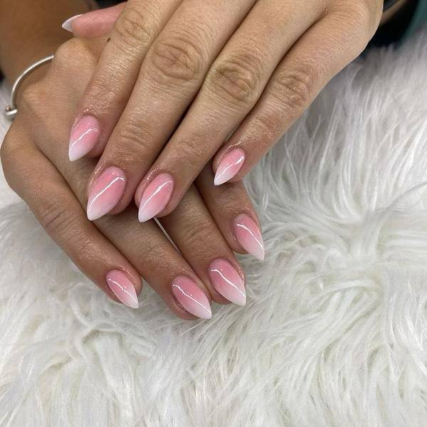 ide nail art agar kuku terlihat lebih panjang (instagram.com/genesisadarabysindiatoledo)