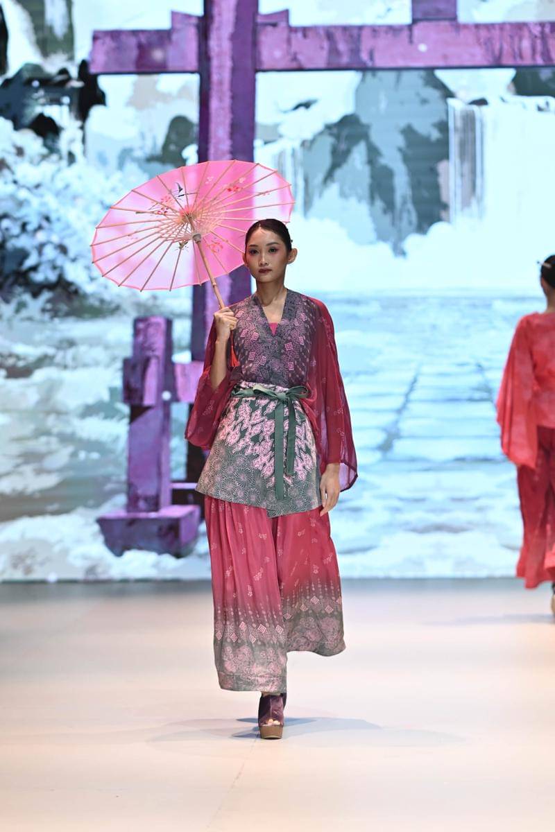 Koleksi SHIKI dari Parang Kencana di Plaza Indonesia Fashion Week (PIFW) 2025. (dok. PIFW)
