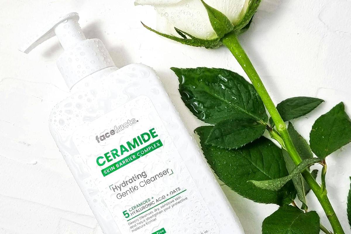 ilustrasi skincare mengandung ceramide (pexels.com/Amira Adreicikaite)