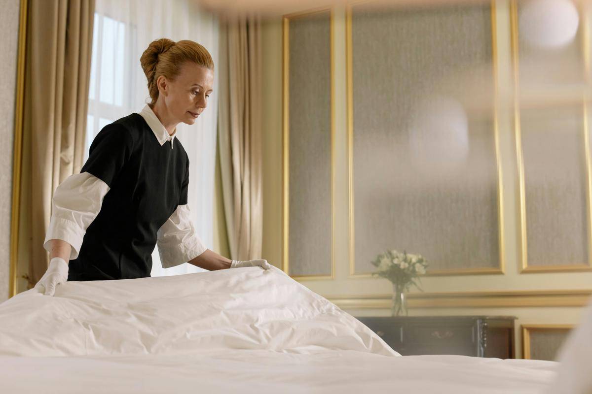 ilustrasi housekeeper (pexels.com/cottonbro studio)