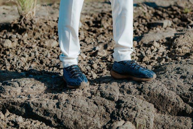 ilustrasi sepatu pria (pexels.com/Luis Quintero)