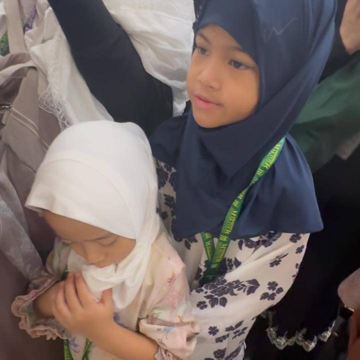 potret buah hati Nina Zatulini