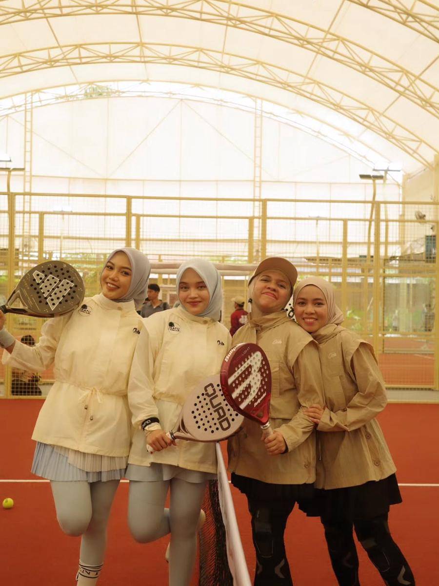 potret Putri Delina juara dua kompetisi padel 