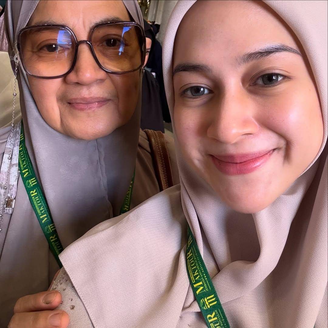potret Nina Zatulini dan ibunda 
