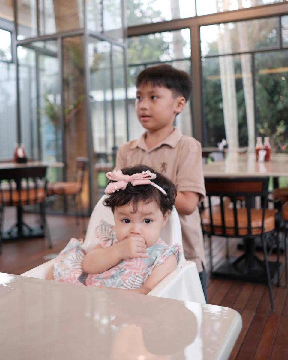 potret buah hati Larissa Chou