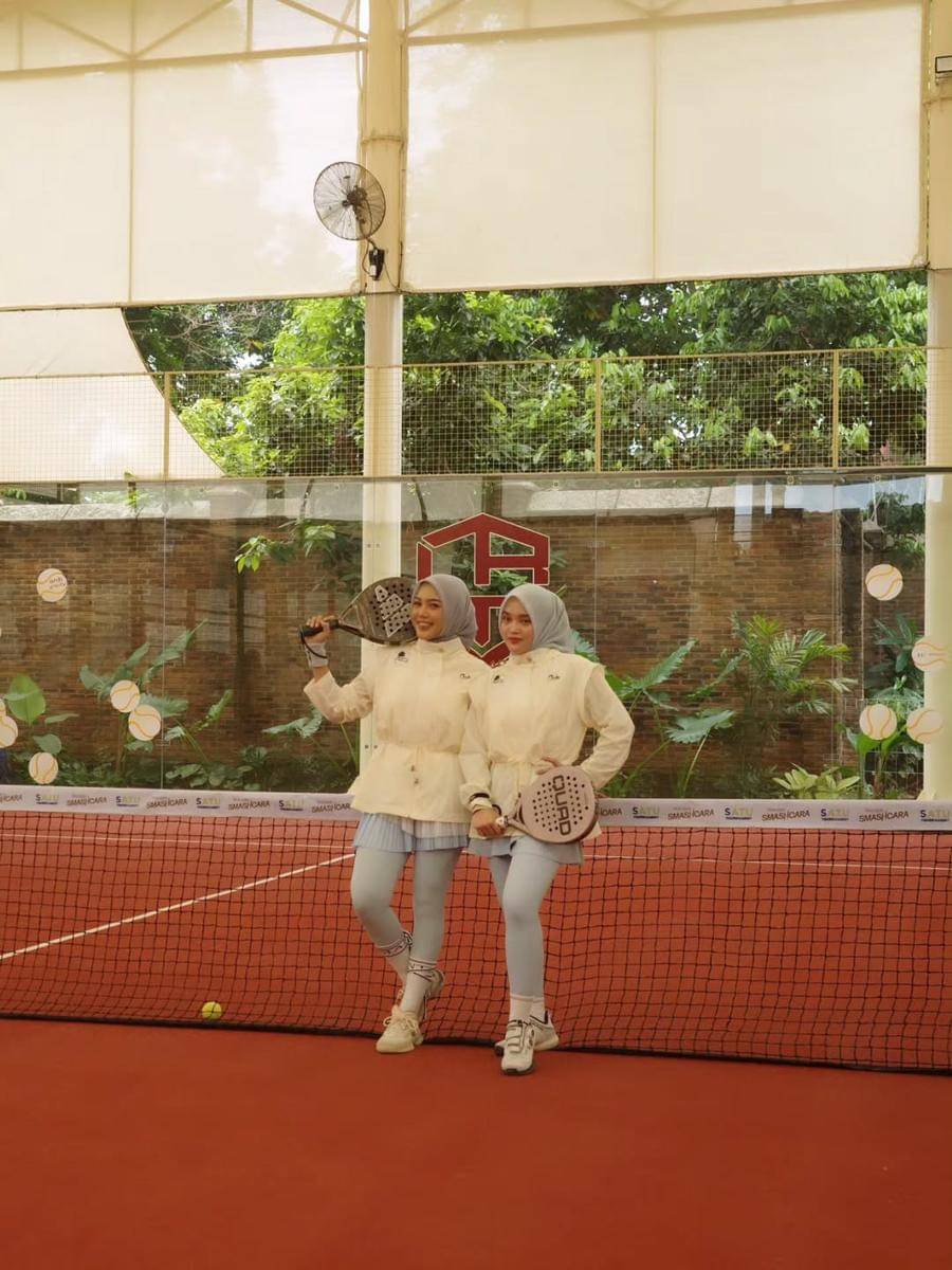 potret Putri Delina juara dua kompetisi padel 