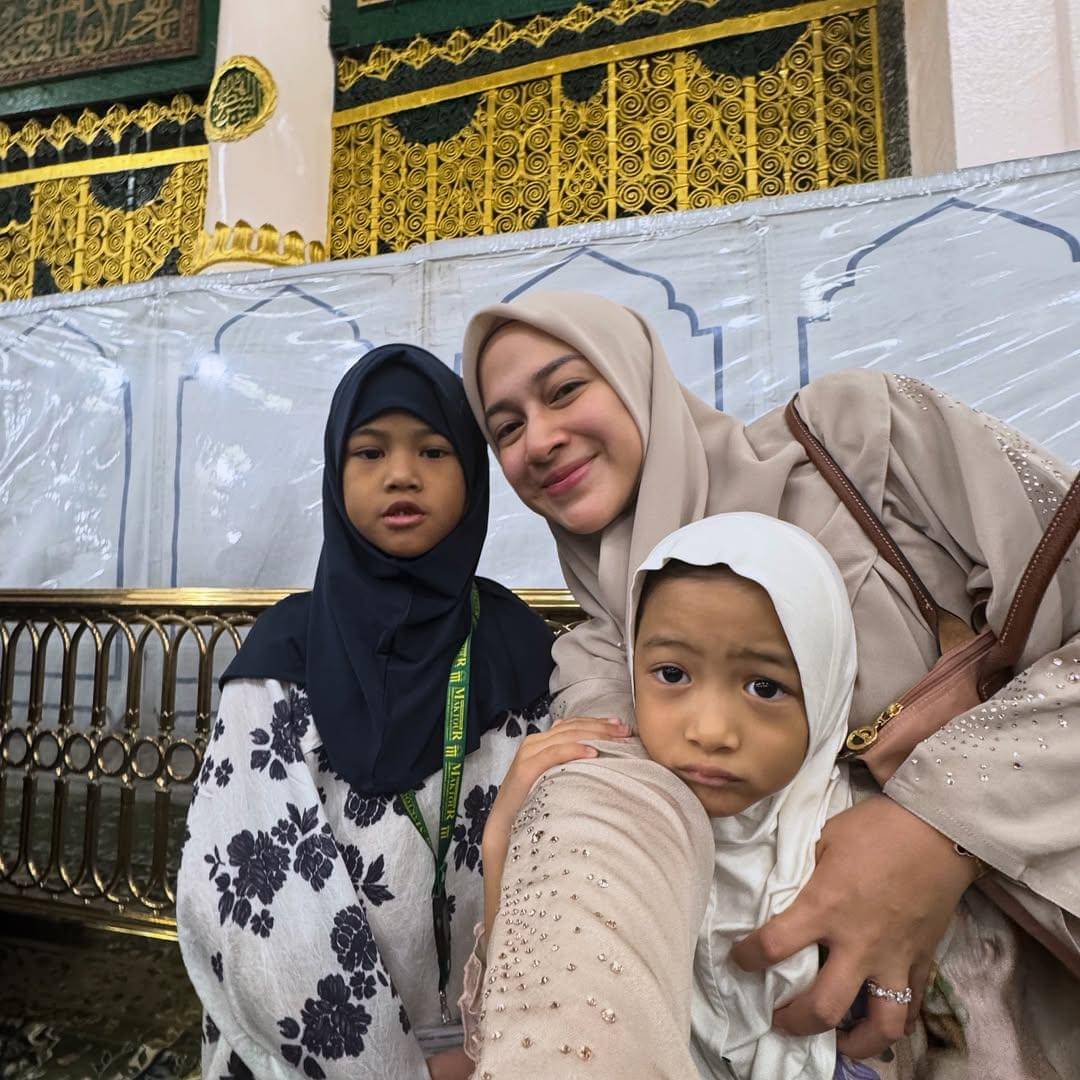 potret Nina Zatulini dan buah hati 
