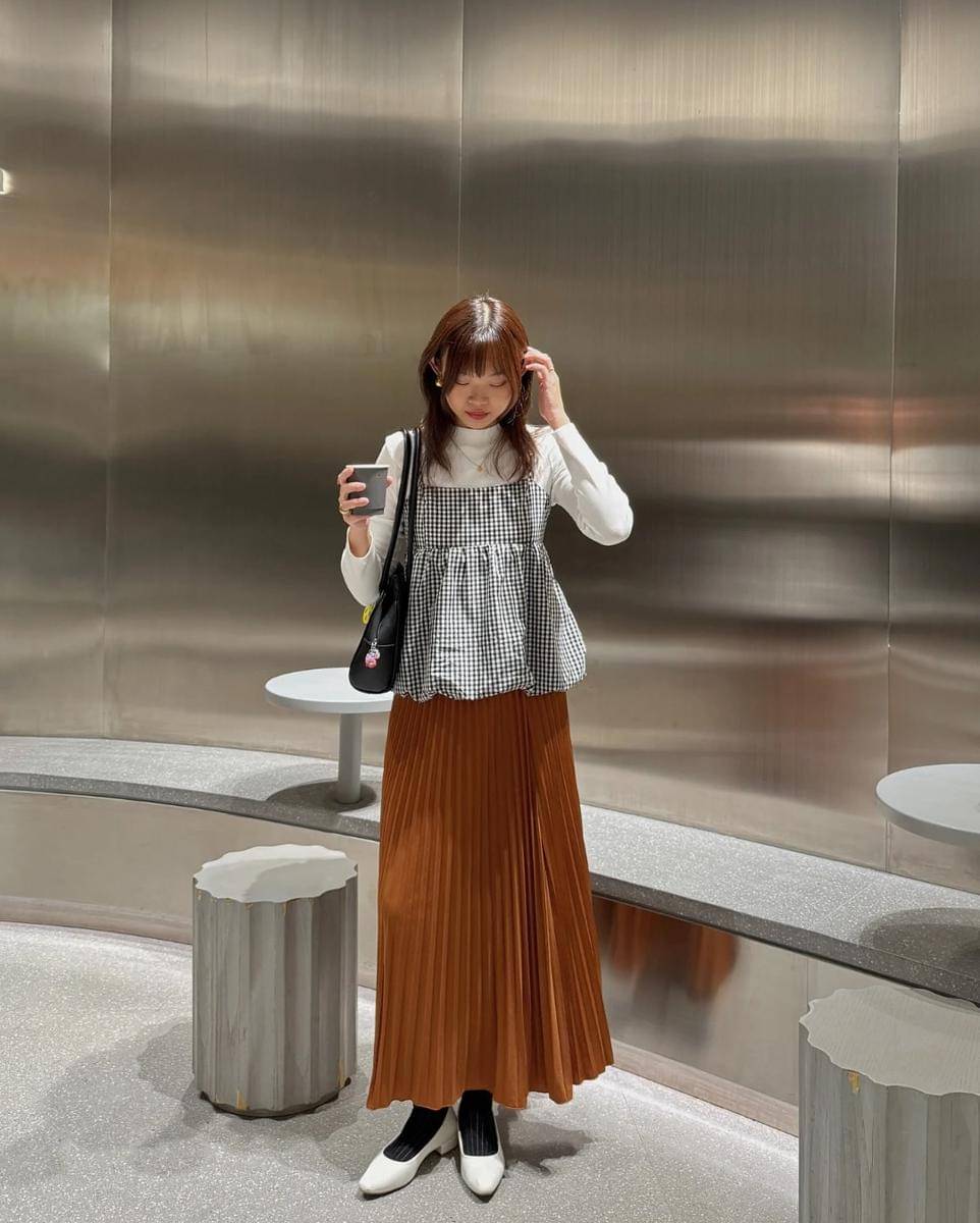 inspirasi outfit kantor stylish dan unik ala influencer (instagram.com/fionathaniel)