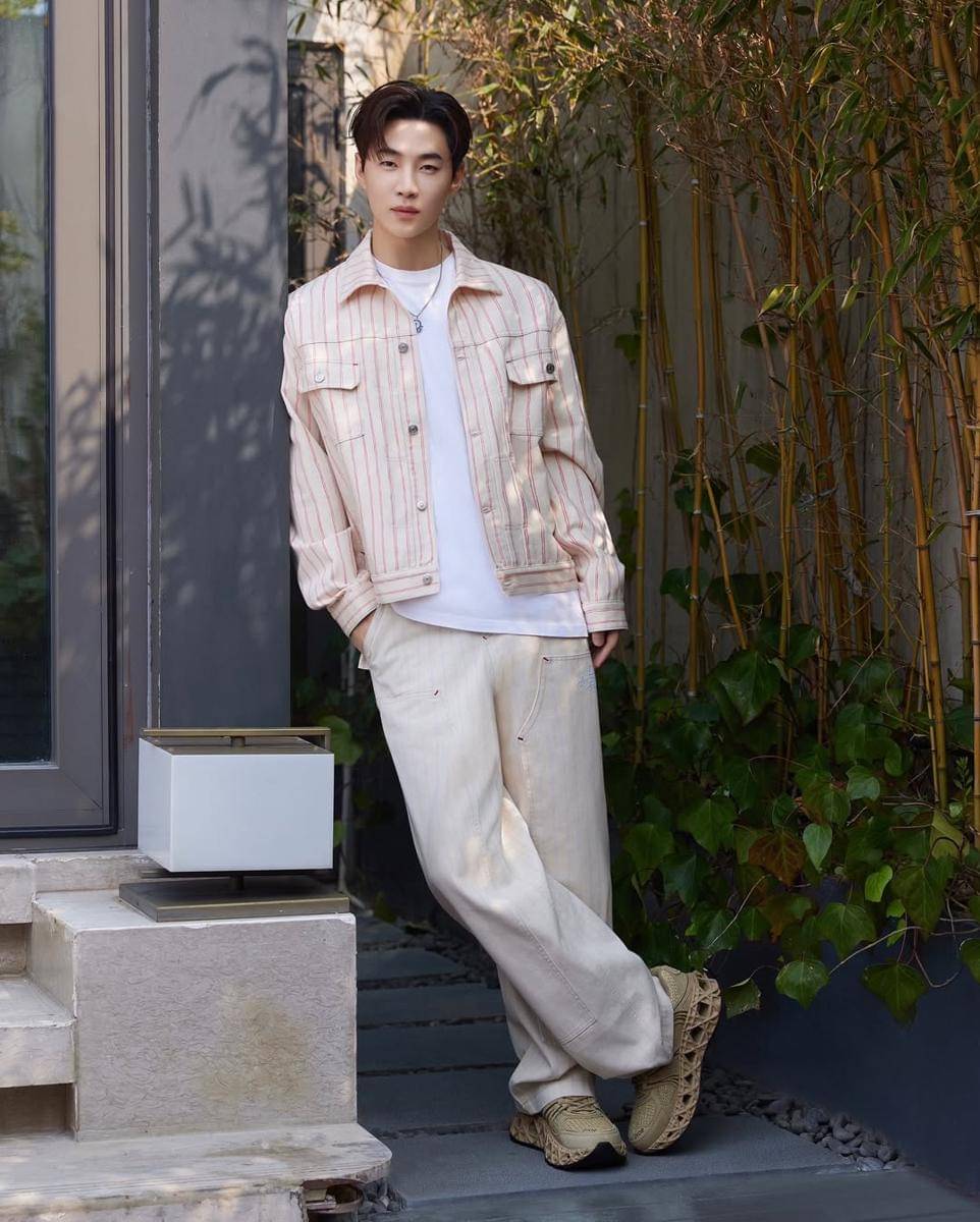 Henry Lau (instagram.com/henryl89)