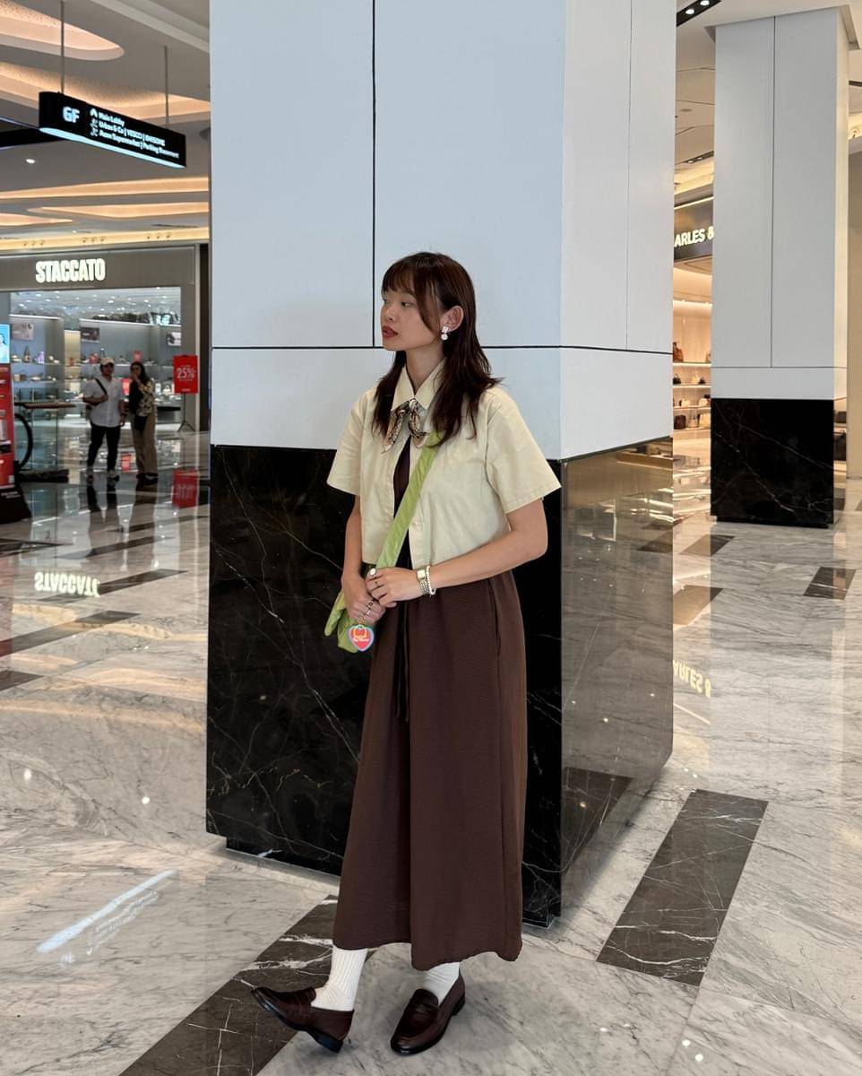 inspirasi outfit kantor stylish dan unik ala influencer (instagram.com/fionathaniel)