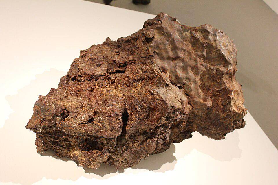 sisa meteorit yang ada di museum