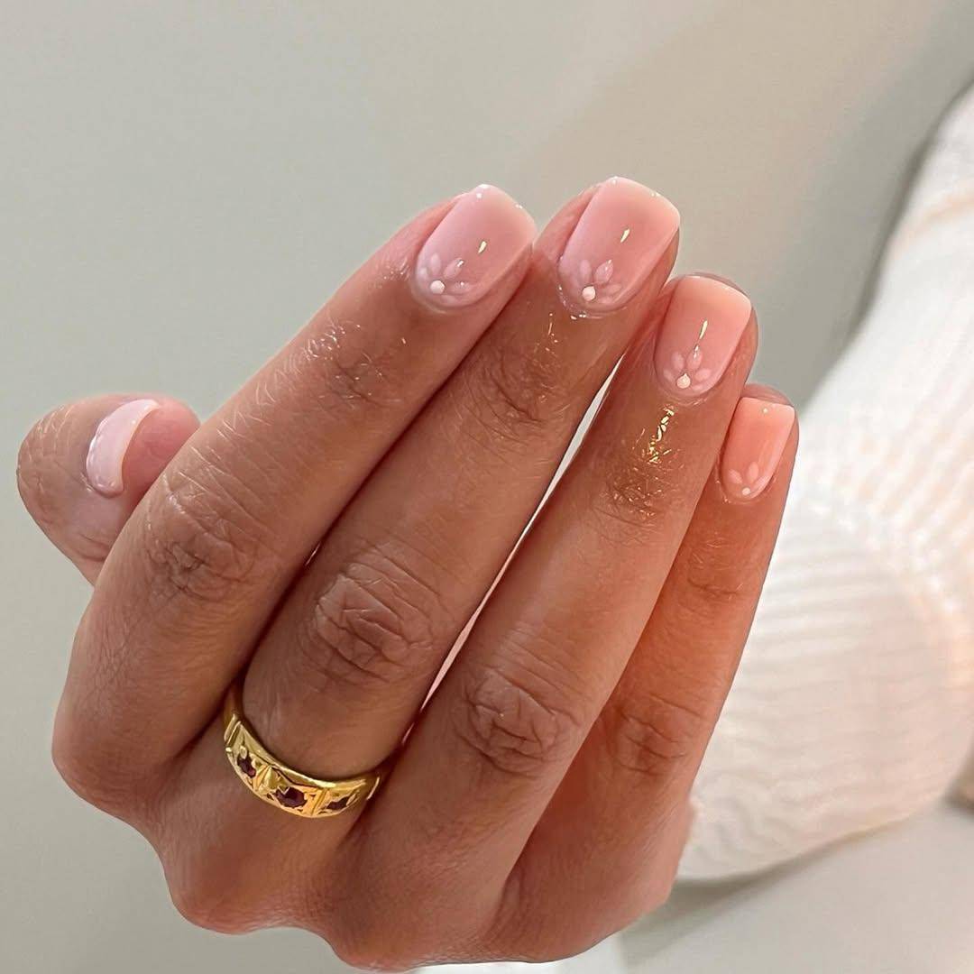ide nail art agar kuku terlihat lebih panjang (instagram.com/corrinnabianca)