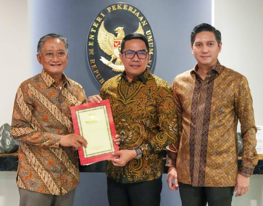 Wali Kota Samarinda Andi Harun, bersama Anggota DPR RI Dapil Kalimantan Timur G. Budisatrio Djiwandono, menemui Menteri Pekerjaan Umum (PU) Dody Hanggodo di Jakarta, Selasa (7/10/2025)