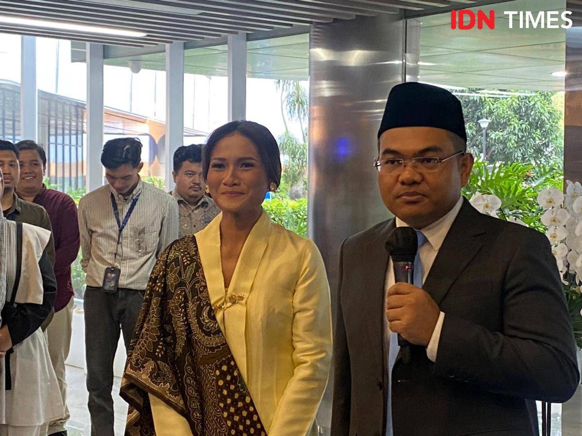 Wakil Kepala BP BUMN Tedi Bharata bersama istrinya 