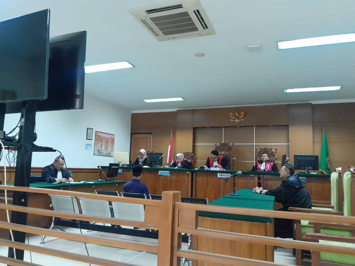 Pahrudin, terdakwa korupsi JUT saat menjalani sidang perdana