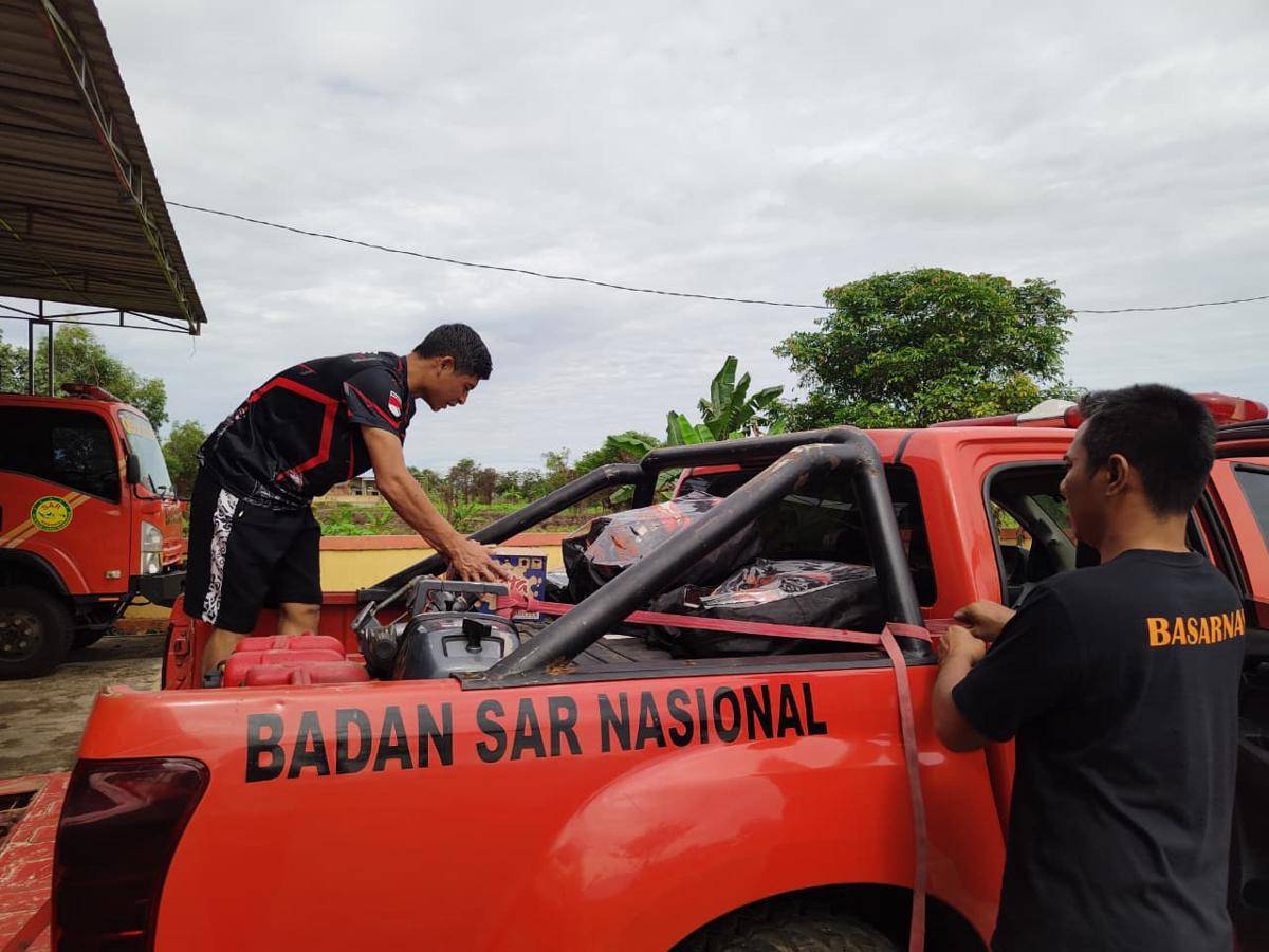 Tim SAR gabungan melakukan penyisiran di Sungai Meratak, Desa Tepian Langsat, Bengalon, Kutai Timur.