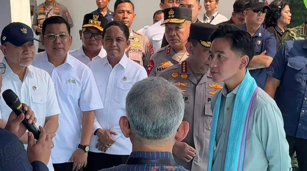 Wakil Presiden RI Gibran Rakabuming Raka menghadiri kegiatan penanaman jagung serentak kuartal IV tahun 2025 yang digelar di Desa Bantar Panjang, Kecamatan Tigaraksa, Kabupaten Tangerang, Banten, Rabu (8/10/2025) (dok. Kemhut)
