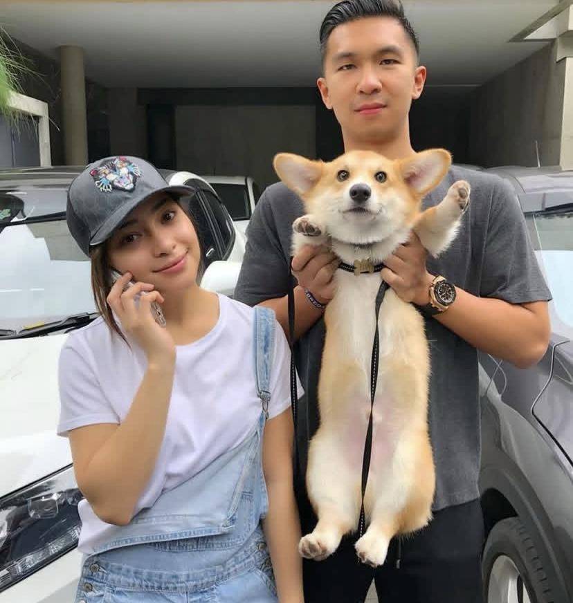 potret pasangan artis Indonesia yang pelihara anjing