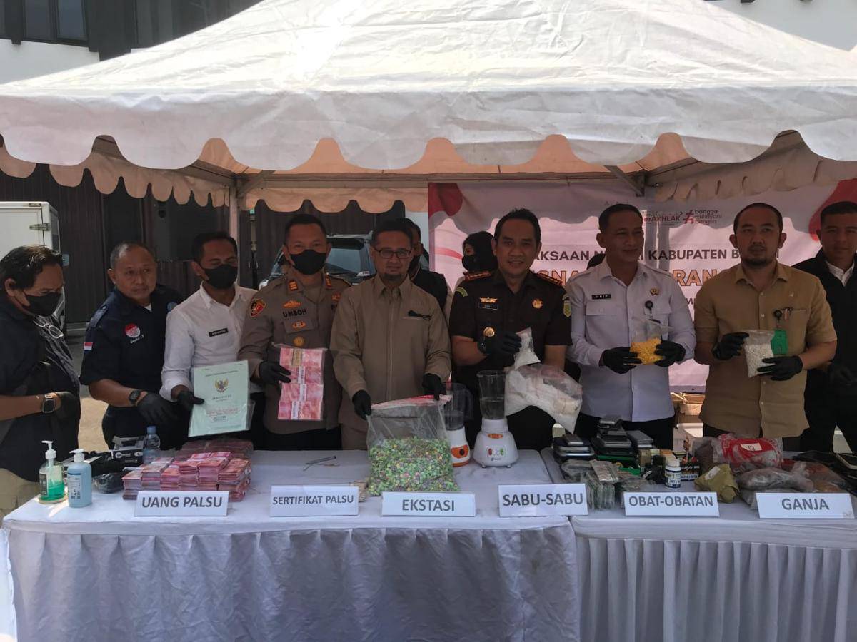Kejari Bekasi musnahkan barang bukti