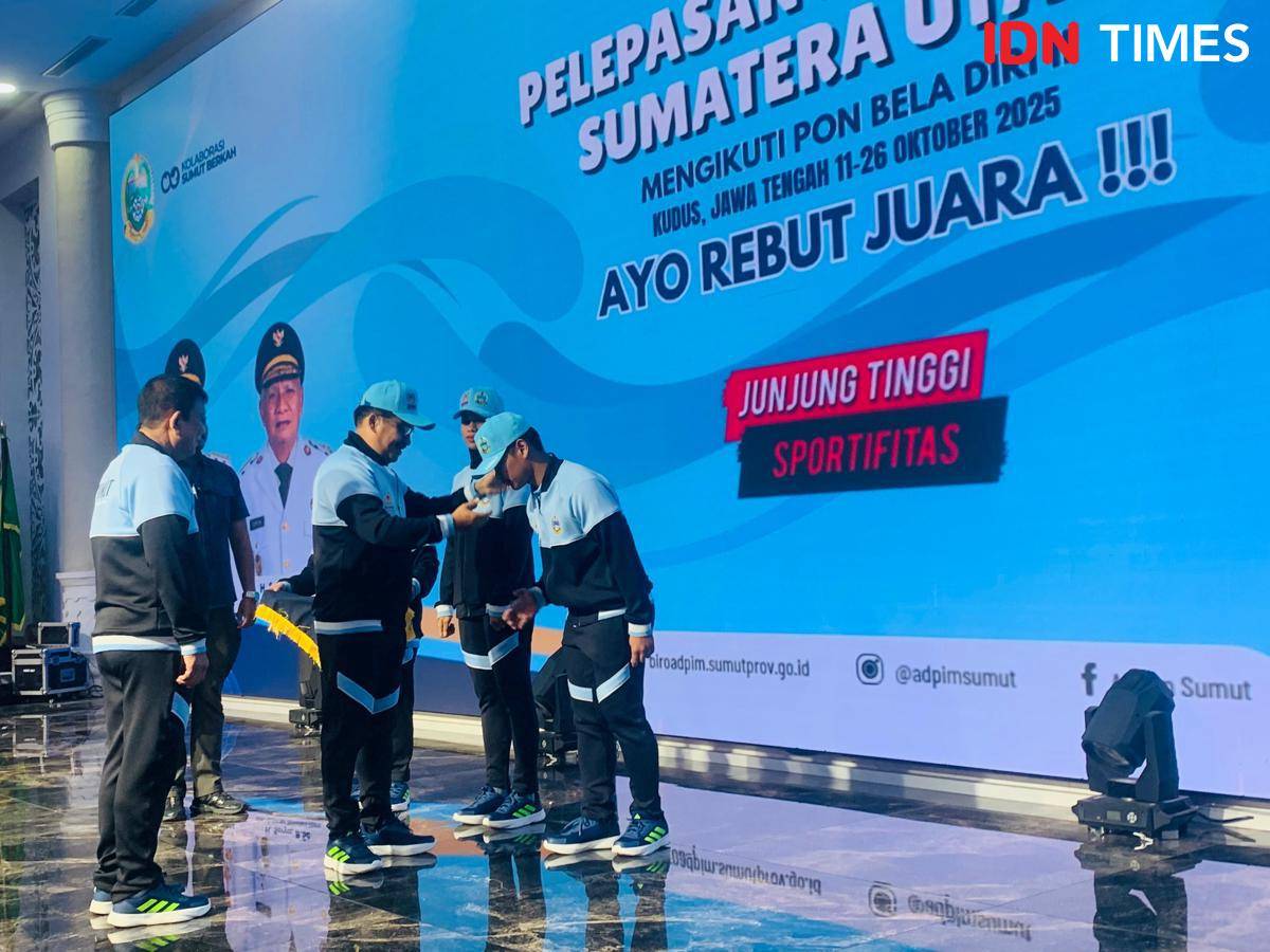 Pelepasan atlet Sumut menuju PON Bela Diri Kudus 2025 di Aula Raja Inal Siregar, Rabu (8/10/2025) (IDN Times/Doni Hermawan)