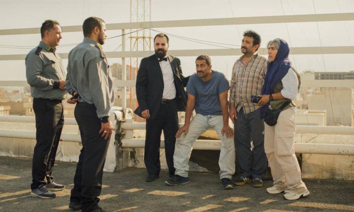 Film ringan dengan dark comedy, tapi menyimpan amarah yang nyata.jpg