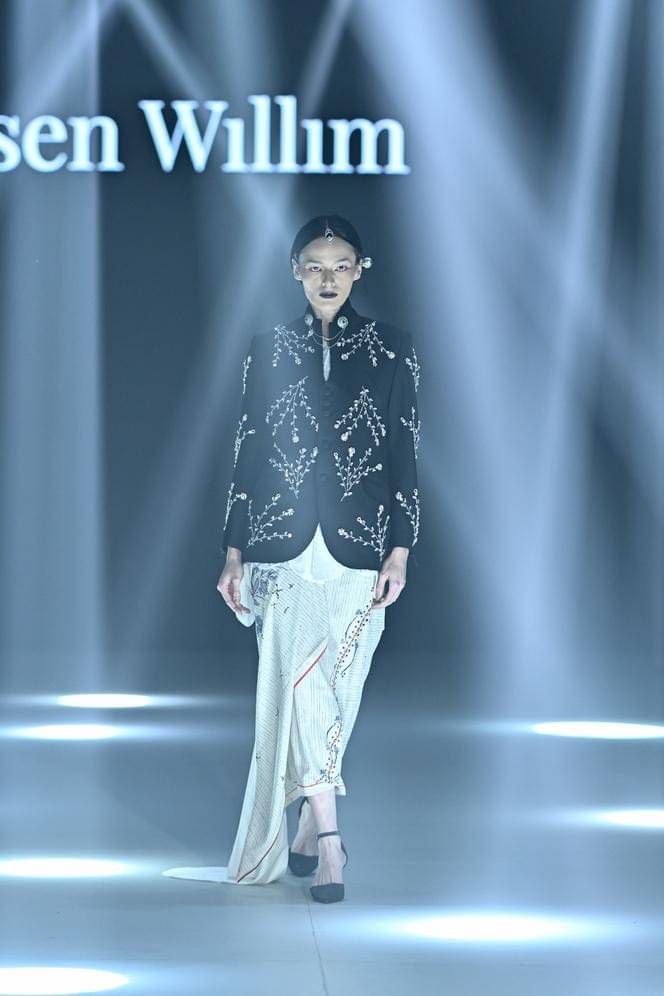 koleksi Wilsen Willim di Plaza Indonesia Fashion Week 2025 (dok. PIFW)