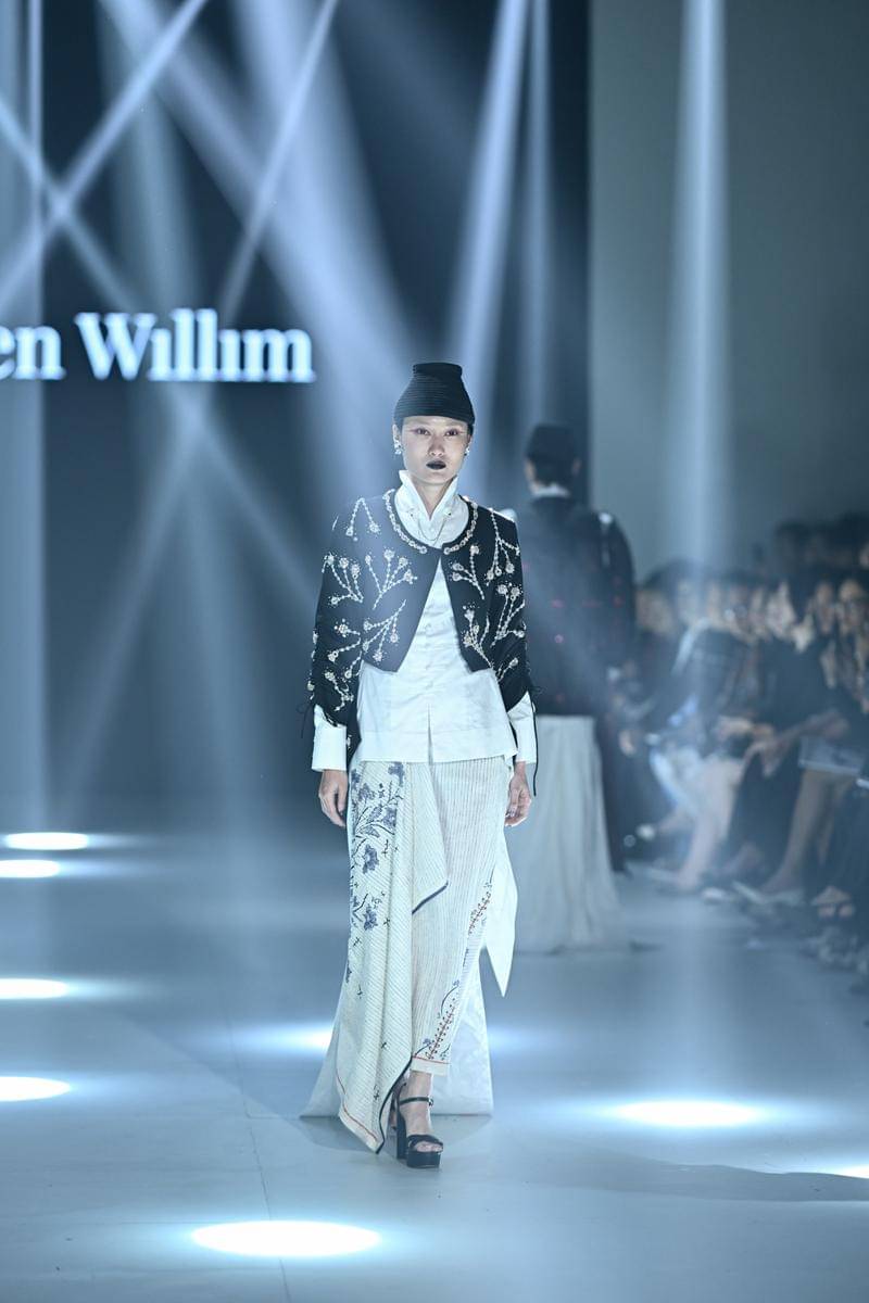 koleksi Wilsen Willim di Plaza Indonesia Fashion Week 2025 (dok. PIFW)
