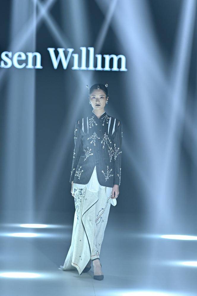 koleksi Wilsen Willim di Plaza Indonesia Fashion Week 2025 (dok. PIFW)